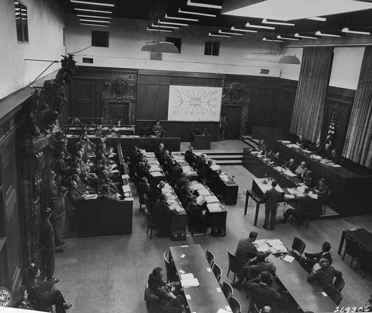 Зал суда во время Нюрнбергского процесса врачей, 12 декабря 1946 года